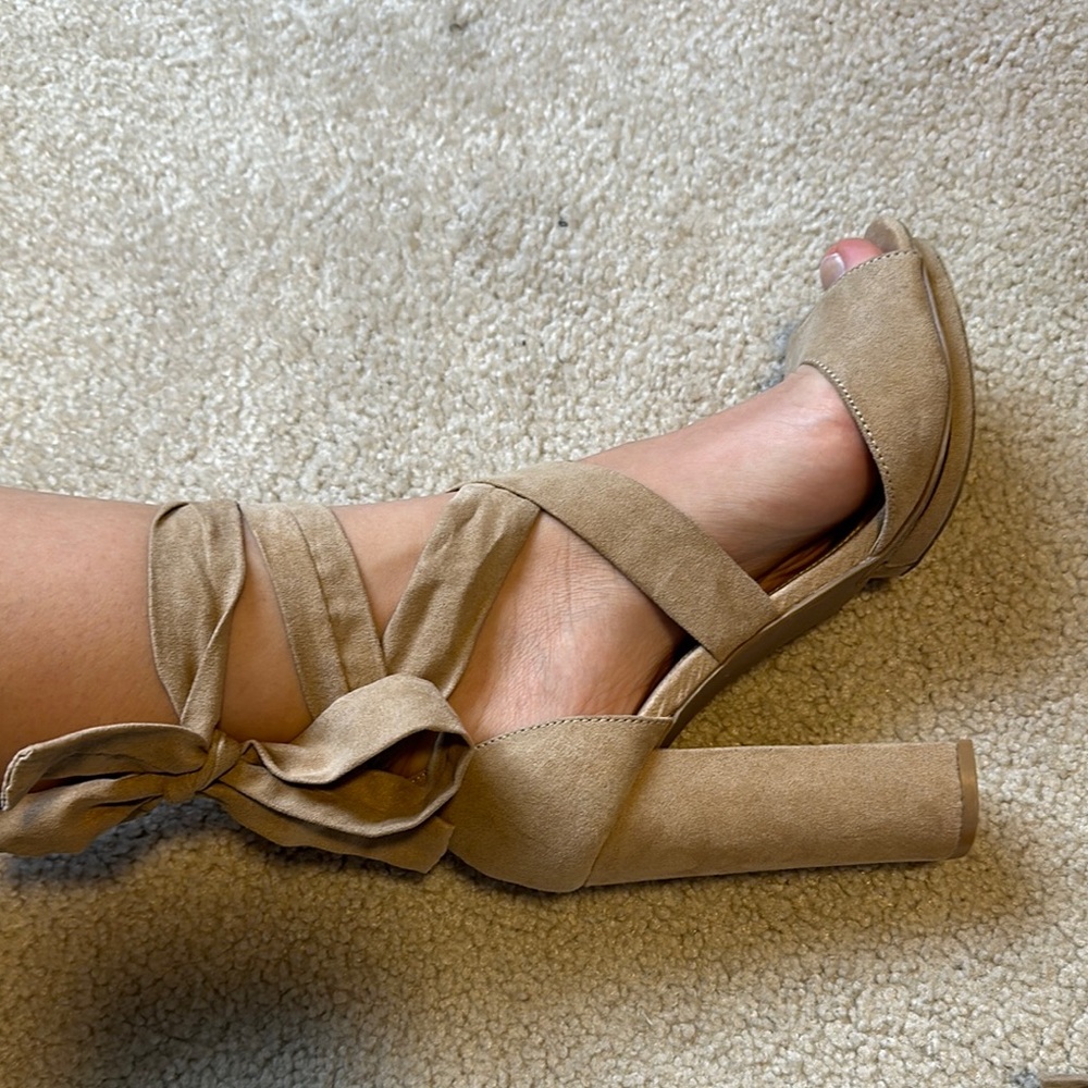 Lulu's Tan Block Heel Sandals